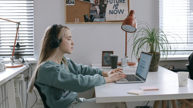 Pomodoro Meets AI: How Fhynix Transforms 25-Minute Sprints into Laser-Focused Productivity