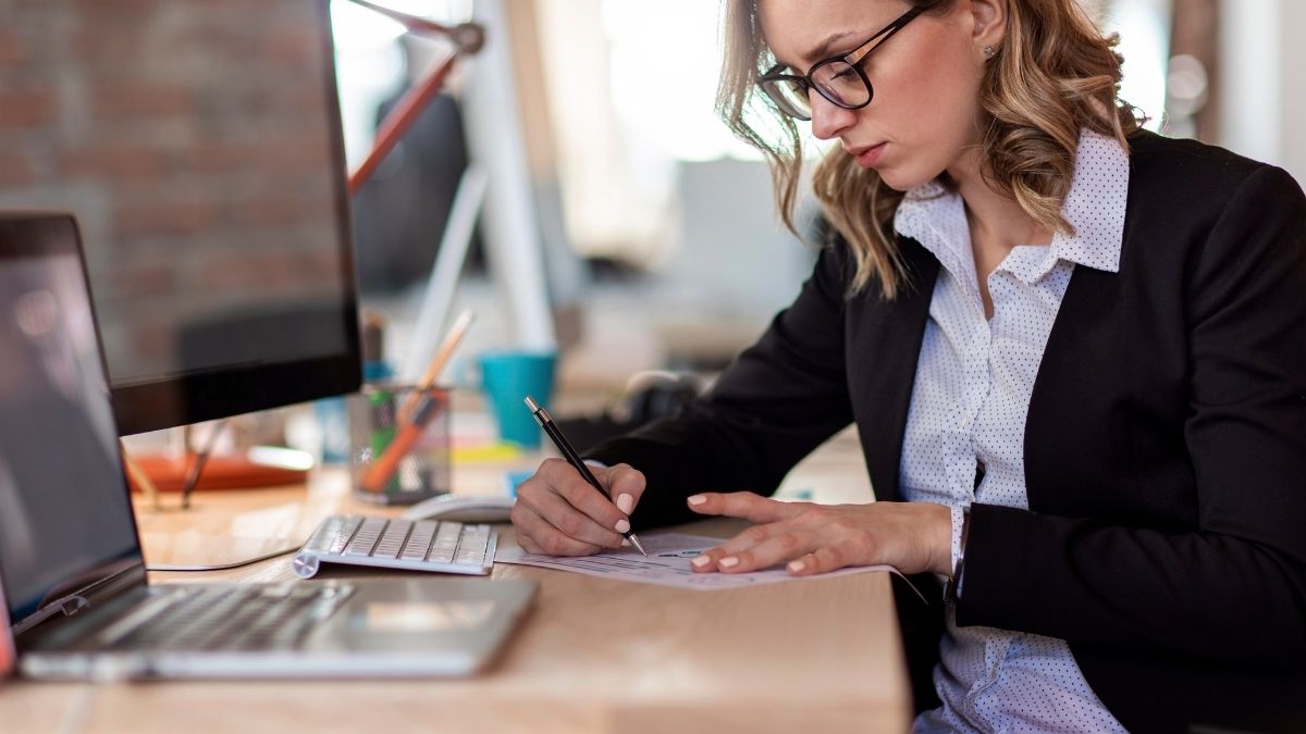 How Many Hours Should You Really Work Per Week